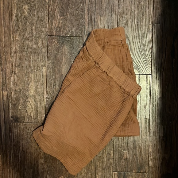 Caramel brown flow shorts - Picture 2 of 3
